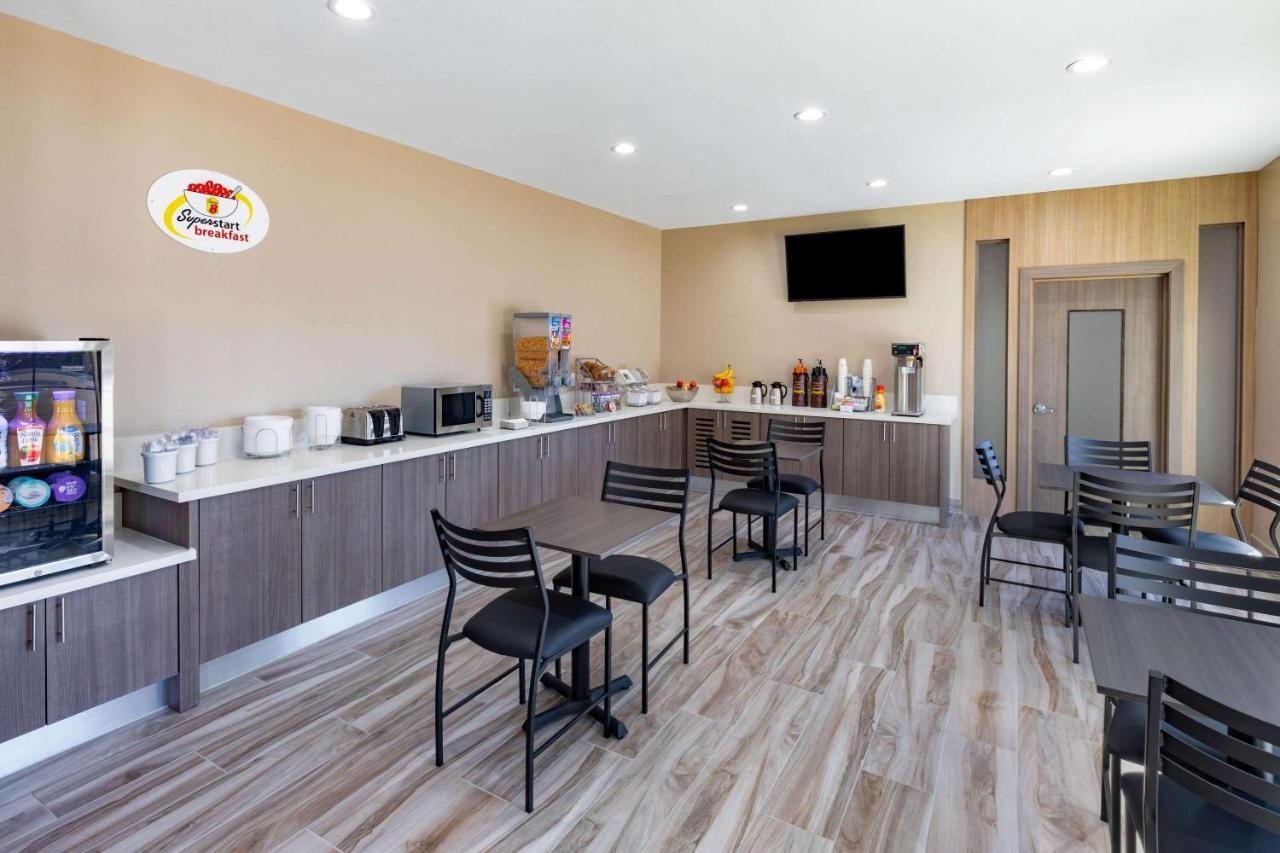 Super 8 By Wyndham Houston Nw Beltway 8-West Rd Hotel Luaran gambar